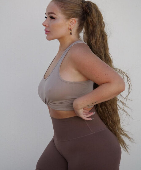 Emma Christina sexy actress galleries