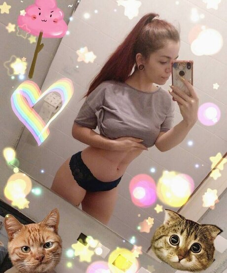 melfortesque exclusive model photo