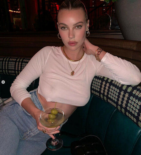 Emily Bishop art model photos