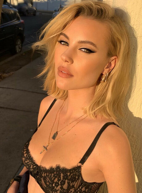 Emily Bishop model sex galleries