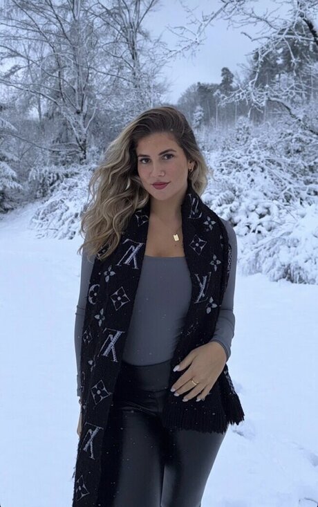 Sarah anca nudes actress img