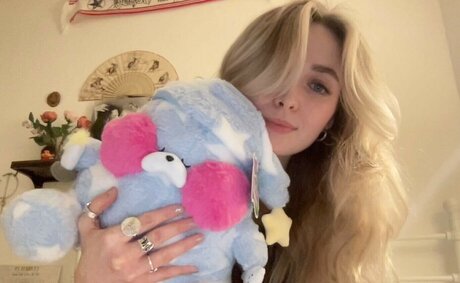 Meg Mills nude star image