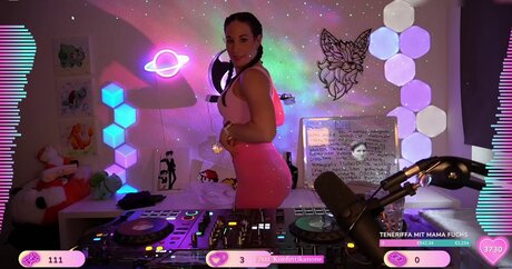 JuleTheFox xxx actress image