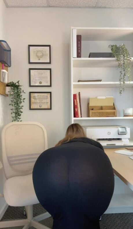 Brontenadine pretty model picture