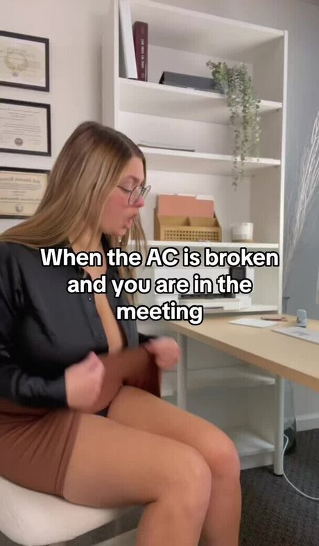 Brontenadine model erotic photo