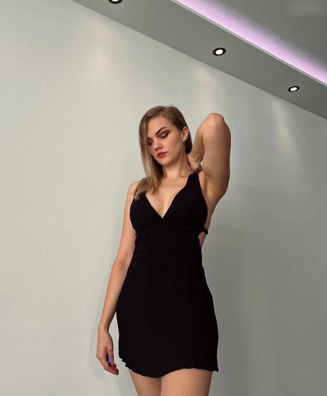 Colaway model xxx image