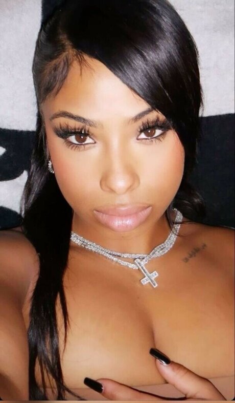 ayisha mia sexy star pictures