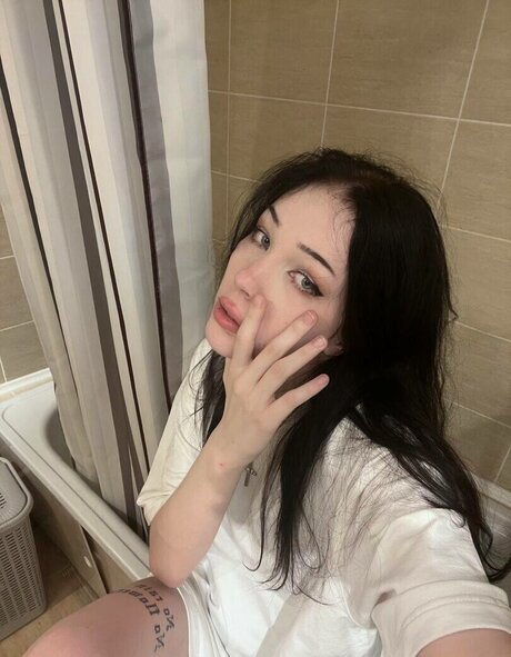 aswrinna pretty pornstar archive