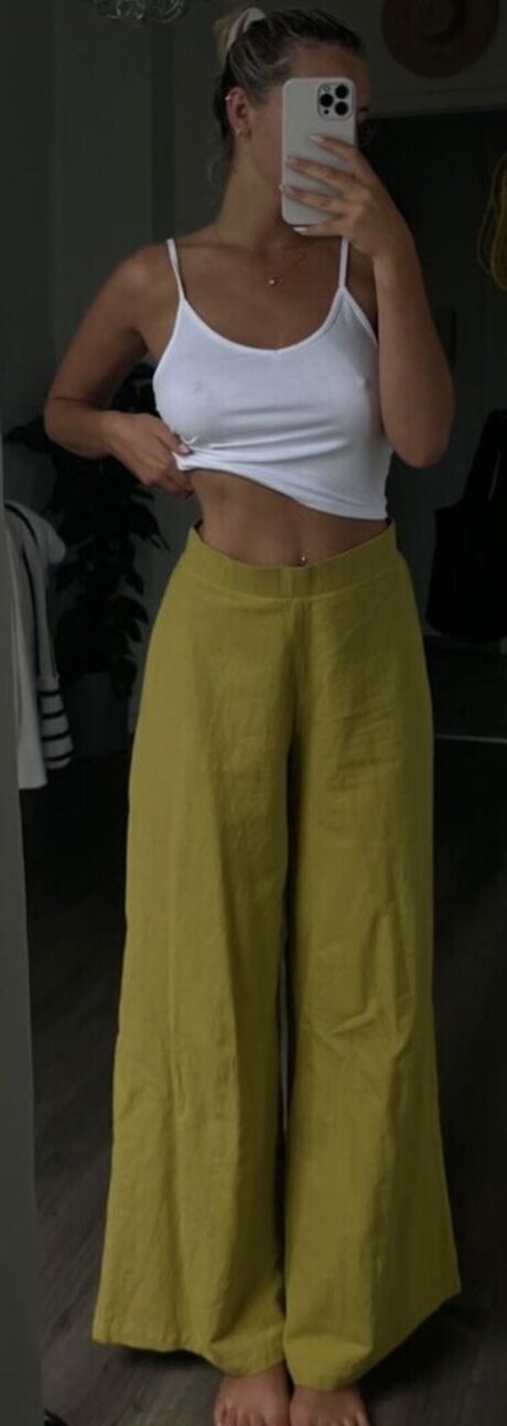 big oiled tits onlyfans hot naked archive