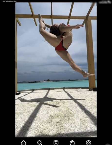 blonde yoga onlyfans sexy pic