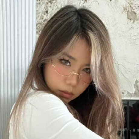 Cutelucia model top picture