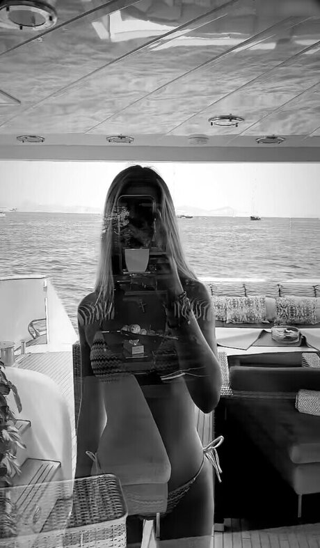 Davina Geiss star art img