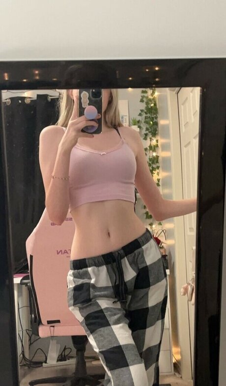 QoR Saige naked pornstar archive