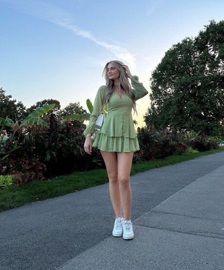 Vanessa Wende model art picture