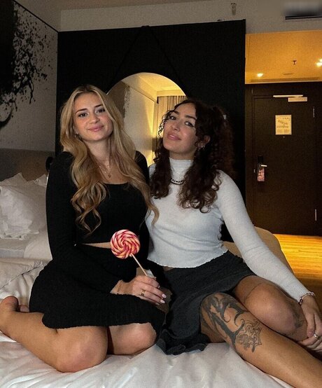 Vanessa Wende adult model pic