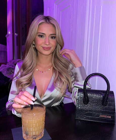 Vanessa Wende art actress pic