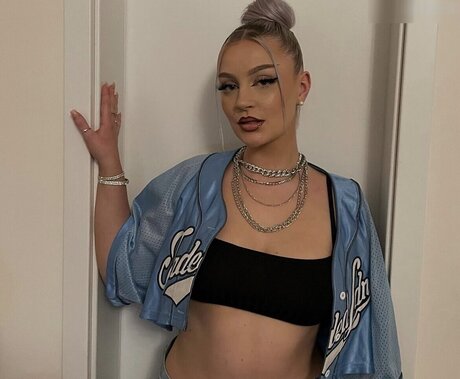 Michelle Knaub free model archive