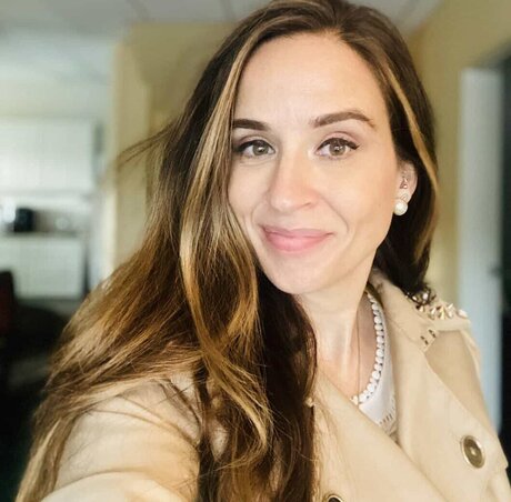 BellaSuede pretty actress pic