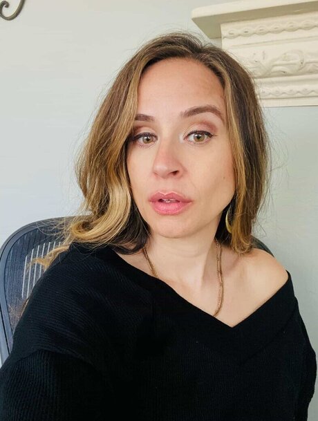 BellaSuede porn actress picture