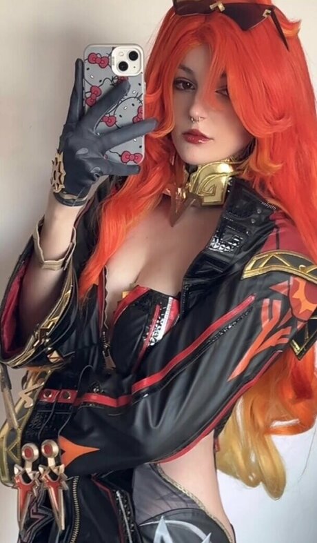 Sakyiro nude actress photo