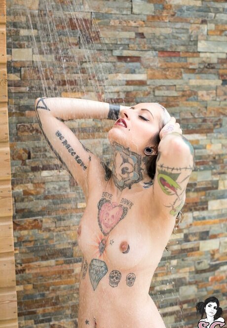 gladycesuicide nude pornstar photos