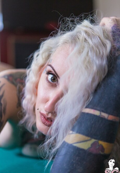 gladycesuicide nude actress photo