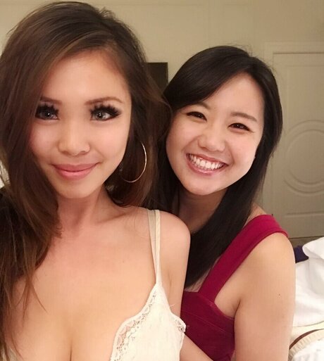 Maggie Sin porn actress photo