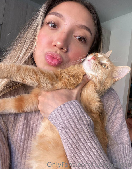 Lucia vargas naked model pic