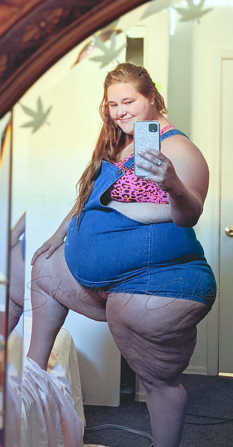 strawberry cakes pornstar pic