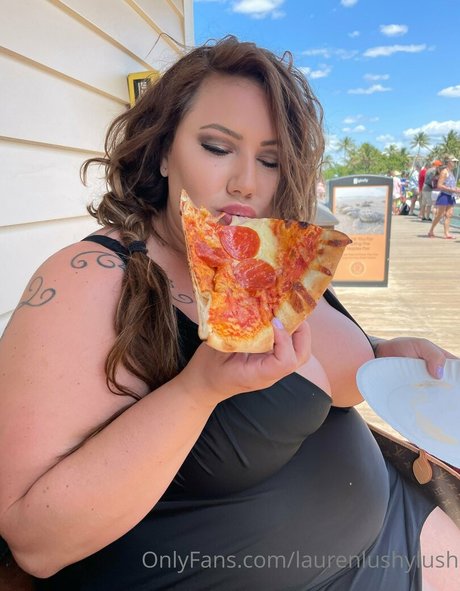 lushie lauren model img