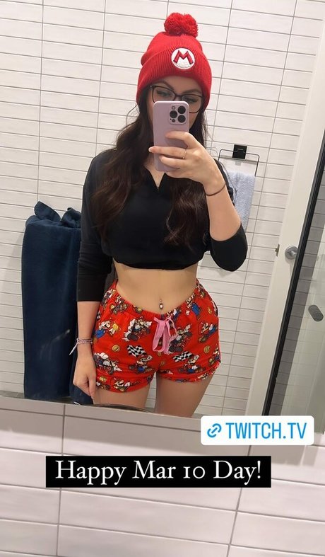 Aliythia star adult pictures