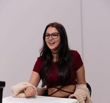 Aliythia nude actress image