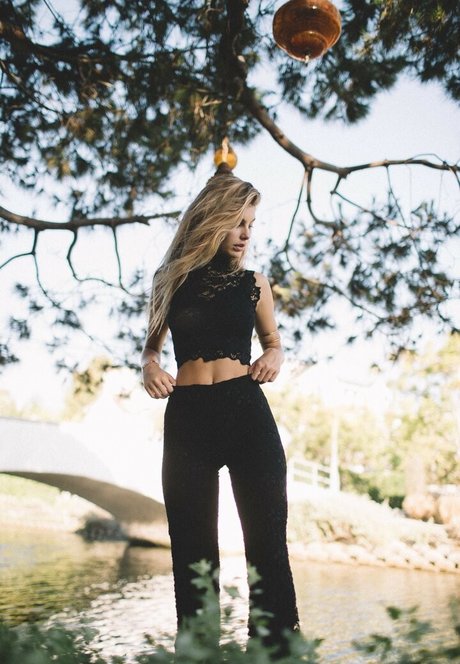 Camila Morrone nice pornstar galleries