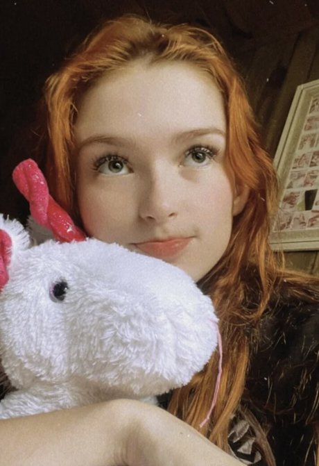 teentaylor pretty actress picture