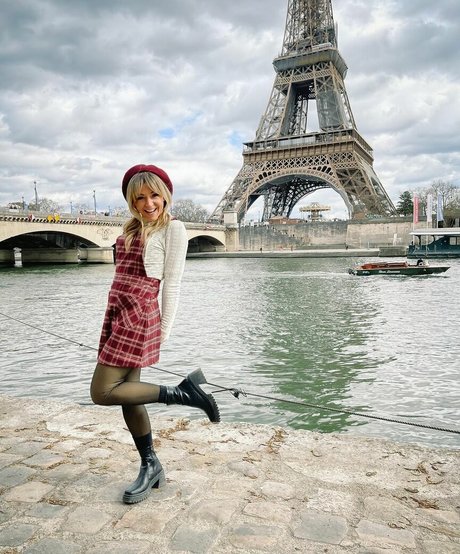 Lindsey Stirling star beautiful picture