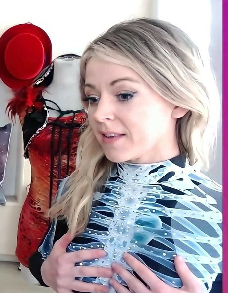 Lindsey Stirling erotic model photo