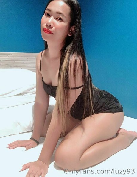 luzy93 pornographic model archive