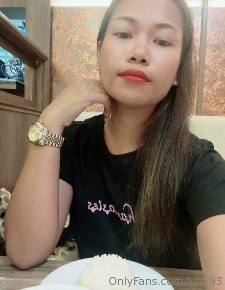 luzy93 pretty pornstar img