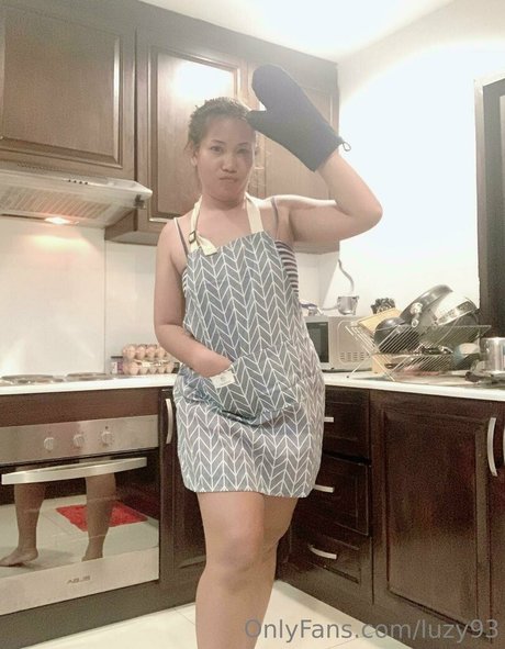 luzy93 Quick model image