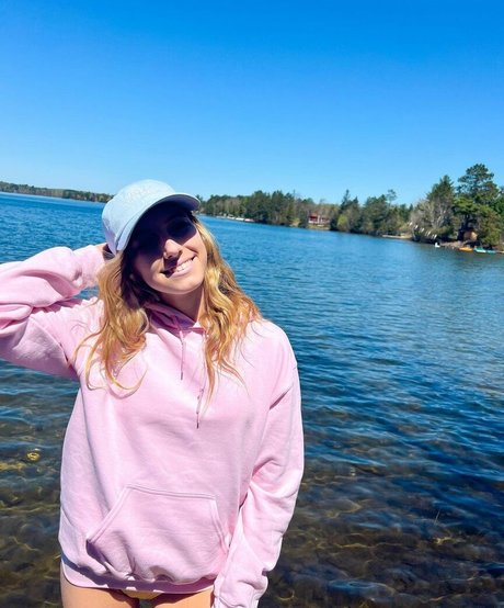 Brooke Isabella star beautiful galleries