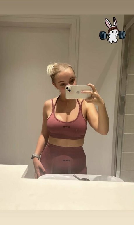 Emily Hewertson pornstar adult gallery