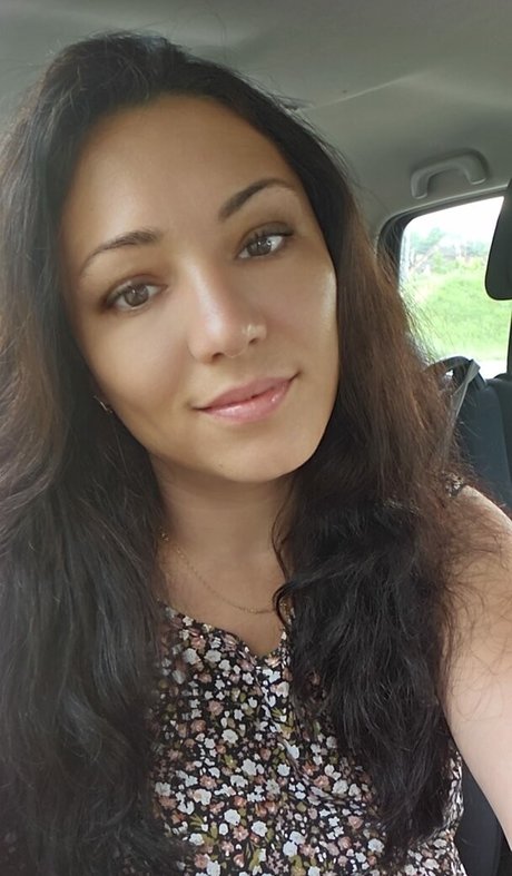 FoxyKara model sexy img