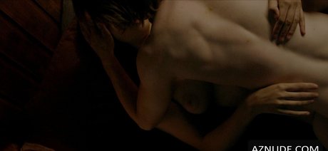 Lisa Vicari hot actress pic