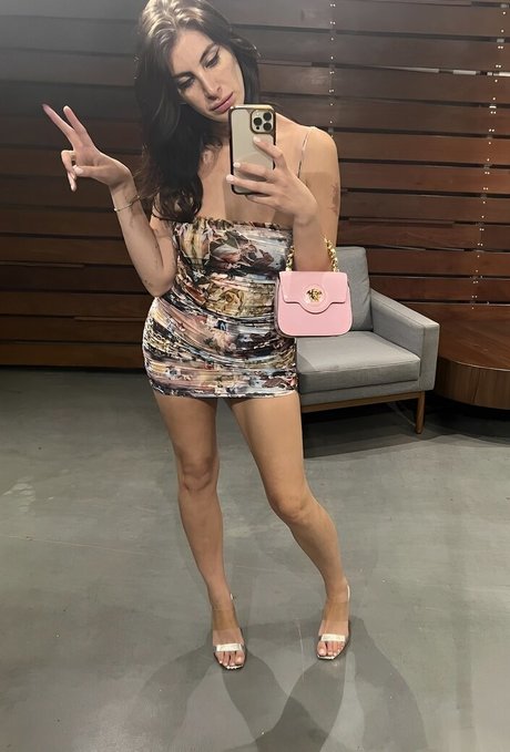 Ariana Basseri top star photos