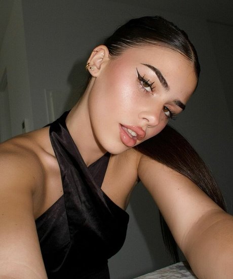 Leah Halton nudes model images