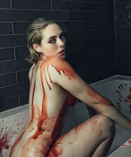 Kirsten Ria pretty actress pics