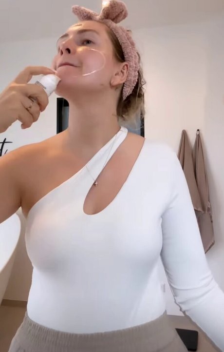 Maren Wolf pornstar pretty pic