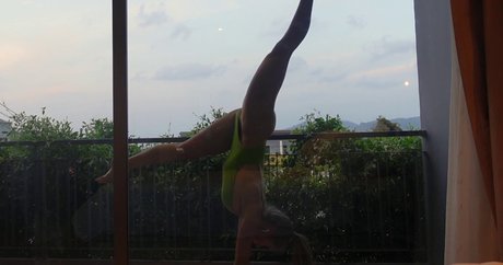 Rosie Burr hd actress pics