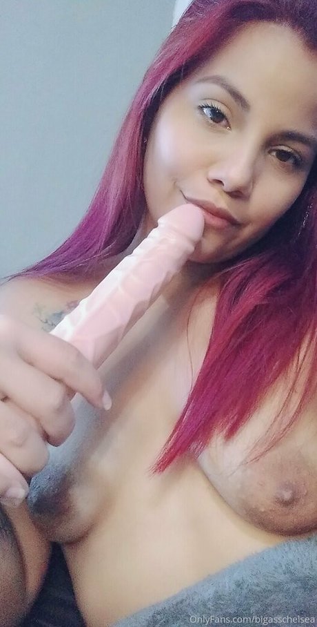 lesbian kissing onlyfans art nude photos