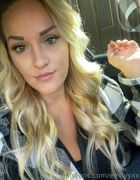 emilyyxx art pornstar gallery
